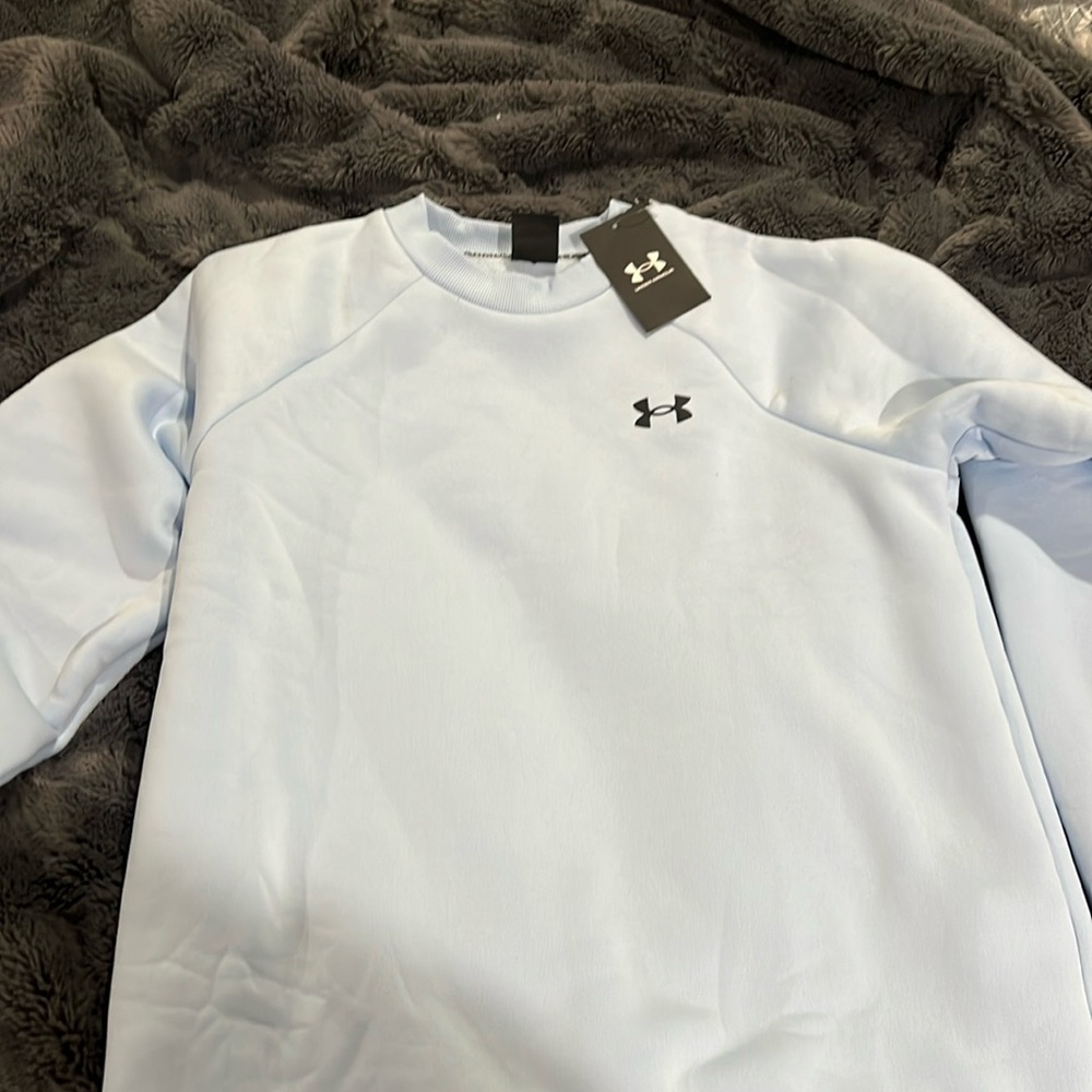 NWT women’s under armour sweater - M